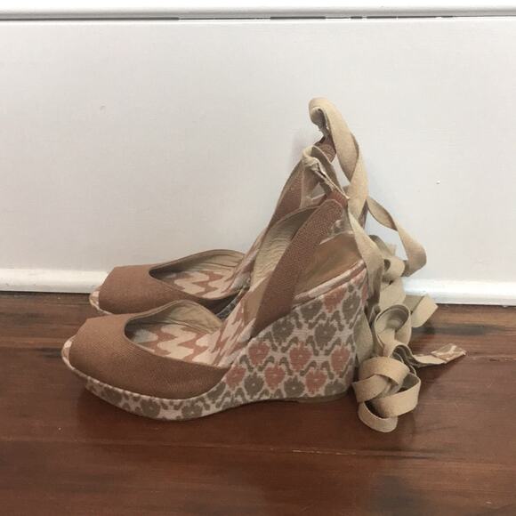 NWOT Theodora & Callum by Stuart Weitzman ankle wrap platform wedge shoes 9 - Picture 2 of 8